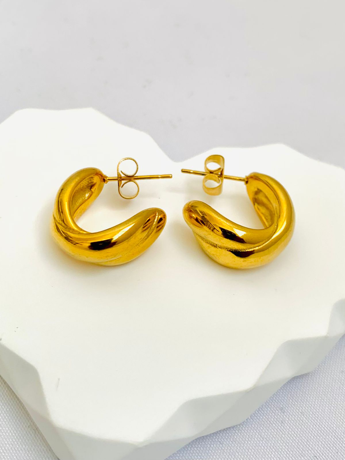 Bold Minimalist Hoop Earrings